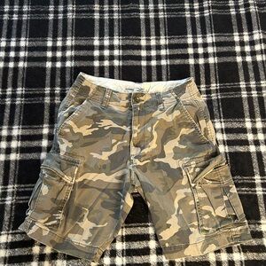 Old Navy Men's Tan Camouflage Cargo Shorts